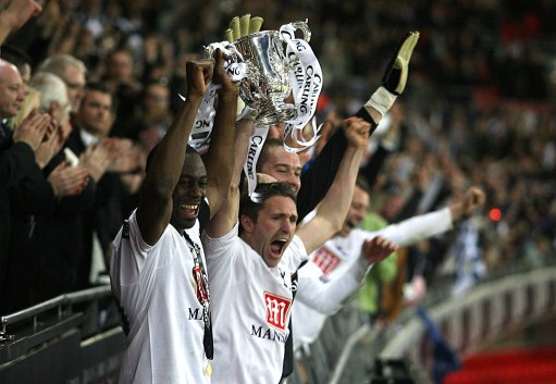 因西涅打趣：我在加拿大过得很好，但美职联并不是真正的足球（因西涅笑言：加拿大生活不错，但美职联难称真正足球）