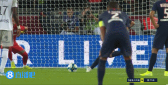 马加特：诺伊尔是球员，会偶尔犯错；是否再踢一年？他自己定（马加特：诺伊尔难免犯错，是否再战一年由他自己做主）