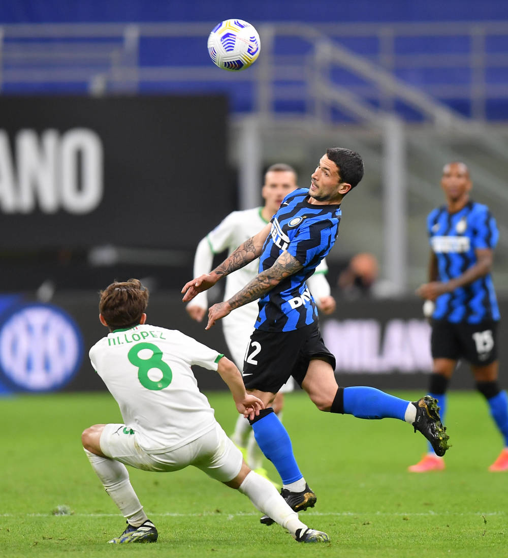 每体：弗里克和拉什福德5月通过电话，后者放弃了15%的薪资（每体：弗里克5月致电拉什福德，后者同意降薪15%）